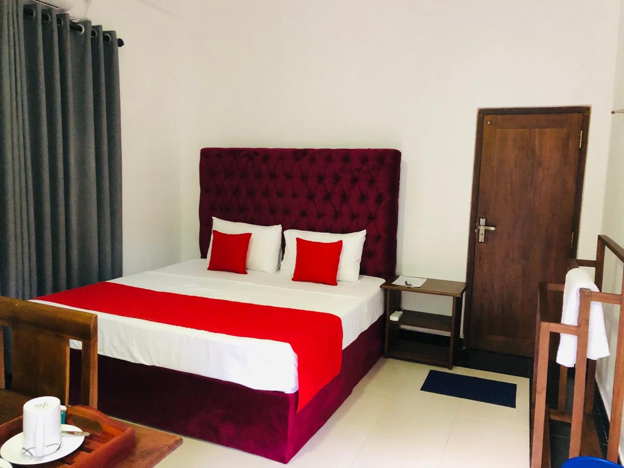 Devon Surf . Inn - Hiriketiya Dikwella Extérieur photo